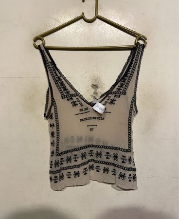 Durchsichtiger, mit Perlen besetzter Tank-Top