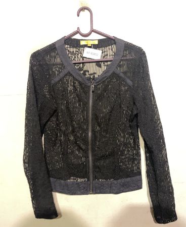 D&A Schwarze Spitzen-Reißverschlussjacke