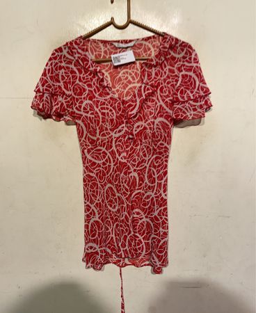 BHS Rote Wirbelmuster Transparente Bluse