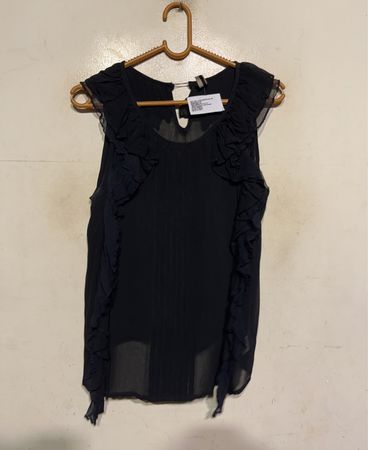 Top Shop schwarze Rüschenshirt