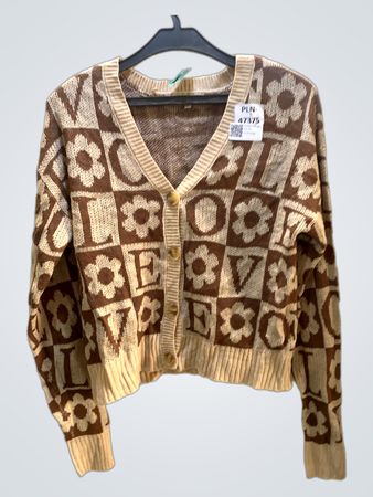 Brauner und beiger Strickpullover mit "LOVE"-Muster