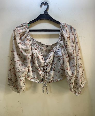 FaithVintage Floral Print Square Neck Lace-Up Crop Top
