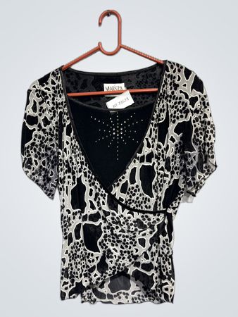 MARKIZA Damen Bluse mit schwarzem und weißem Muster und Nietenverzierung