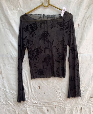 Schwarzes florales Mesh-Oberteil mit langen Ärmeln