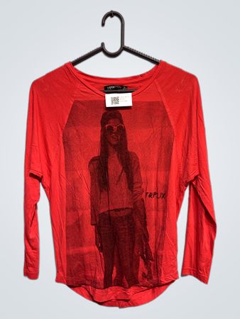 Triplix Rotes Langarm-Grafik-T-Shirt