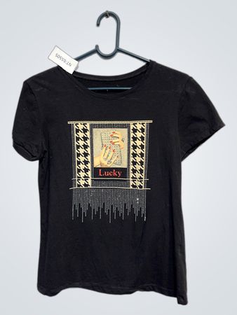 Schwarzes T-Shirt mit "Lucky" Grafik