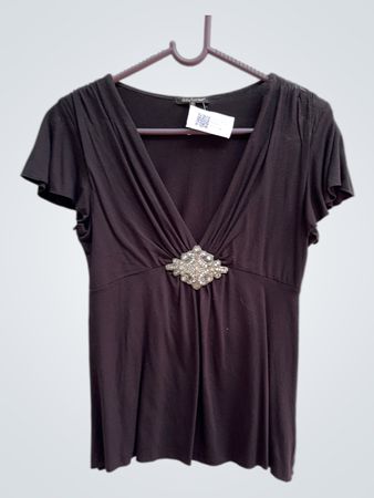 Daisy Fuentes Petite Schwarzes Verziertes V-Ausschnitt-Top