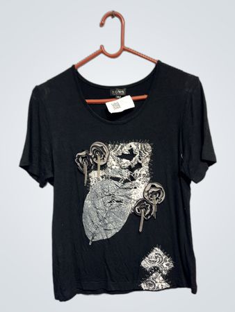Schwarzes T-Shirt mit Grafikdruck