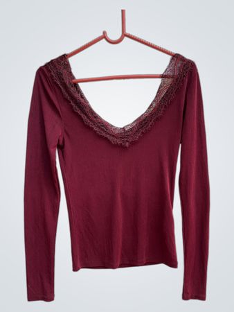 Maroon Langarm-Oberteil mit Spitzenbesatz