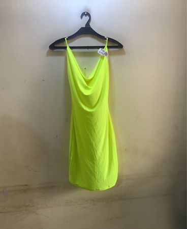 DAY&NIGHT Neon Gelbes Cowl Neck Slip Dress