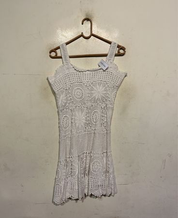 Weisses Häkelkleid