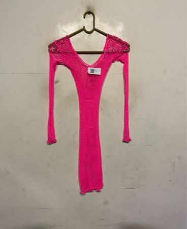 Rosa Netz-Hülsenkleid