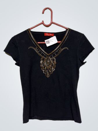 Kua Yue Schwarzes besticktes V-Ausschnitt T-Shirt