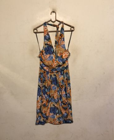 Damen Halsbandkleid mit abstraktem Druck