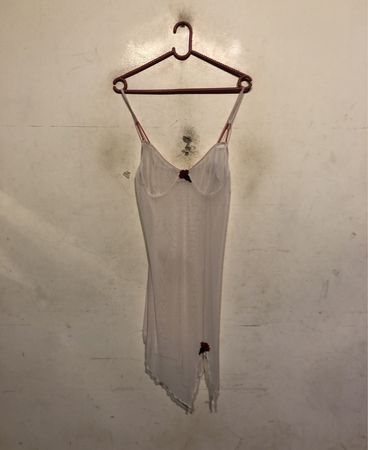 Durchsichtiges Hemdblusenkleid mit floraler Applikation