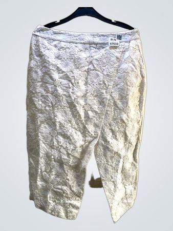 Weißer bestickter Bleistiftrock