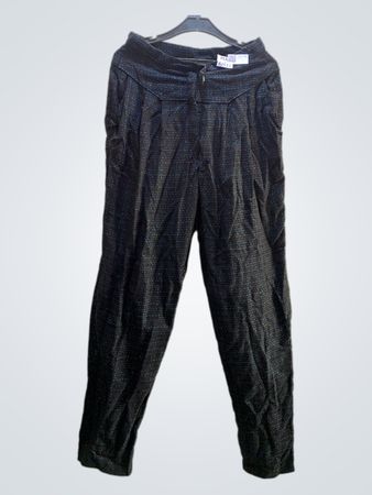 PLN Schwarze Hose