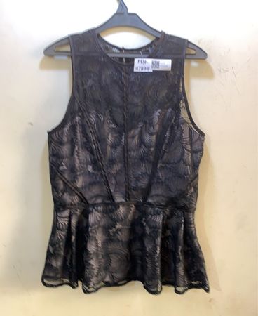 FaithVintage Schwarzes Spitzen-Peplum-Top