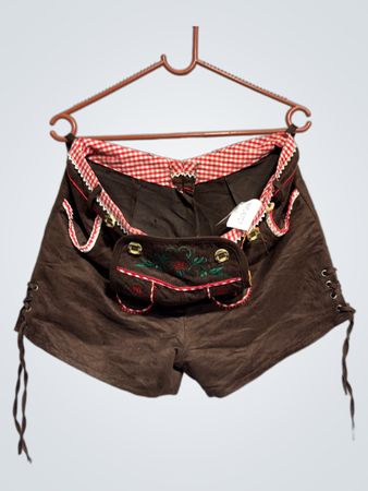 Braune Lederhosen Shorts mit Stickerei