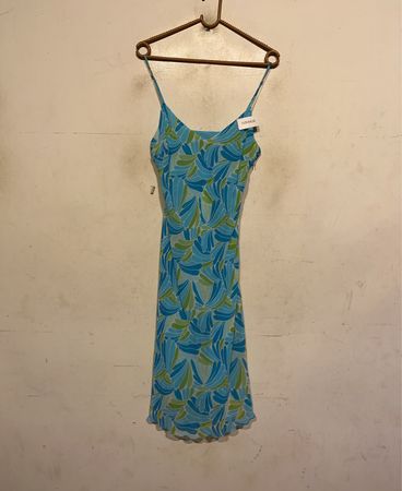Yannick Blue und Green Leaf Print Spaghetti Strap Midi Dress