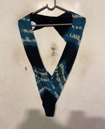 Blauer Batikschal
