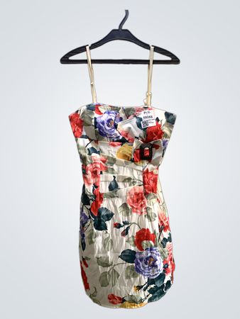 Ärmelloses Kleid mit floralem Druck und schwarzem Schnallen-Detail