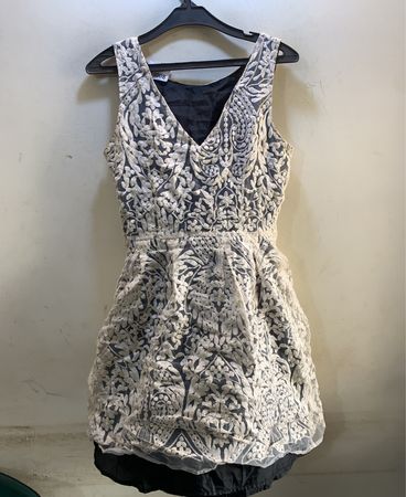 FaithVintage Ärmelloses Besticktes Kleid