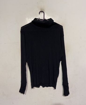 Projekt Schwarzer Rollkragenpullover