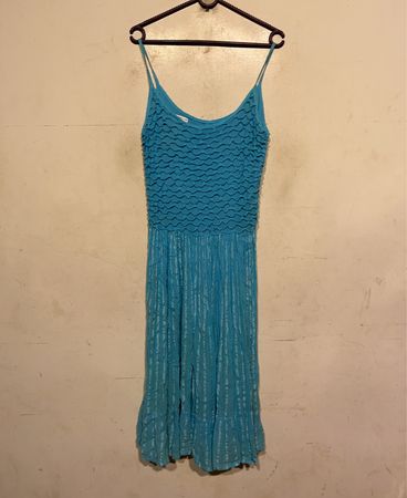 Blaues Rüschendes Midi-Kleid