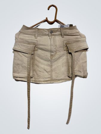 Beiger Cargo-Minirock