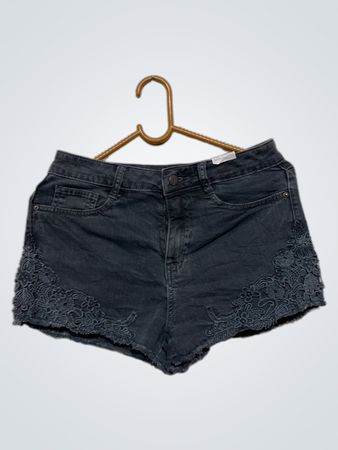 Pinkie Denim-Shorts mit Spitzenakzenten