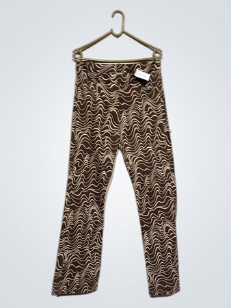 Braun und weiß gemusterte Wellenhose