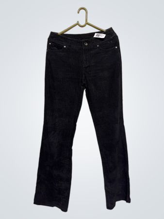 Schwarze Kordhosen
