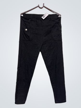 Schwarze Cordhosen