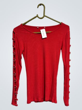 Rotes Langarmhemd mit Ringdetail