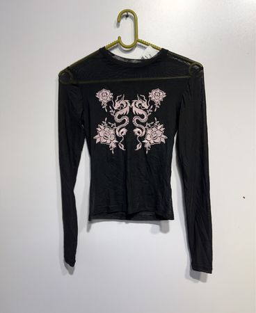 Schwarzes Netz Langarm-T-Shirt mit Drache- und Rosenmotiv