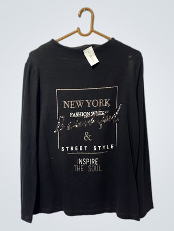 Schwarzes Langarmshirt mit dem Text "New York Fashion Week & Street Style Inspire the Soul" und Pailletten