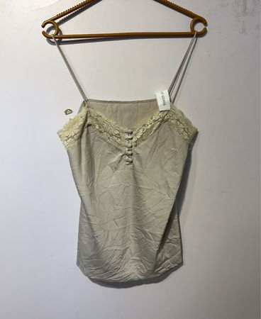 Beige Kamelhaarschicht mit Spitzeneinsatz und Knöpfen