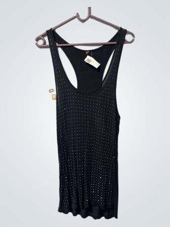 Schwarzes Tanktop mit Nieten