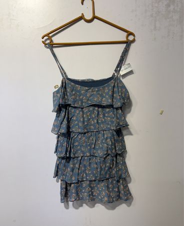Blaues florales, gestuftes Minikleid