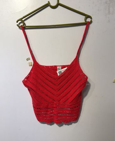 Rotes gehäkeltes Crop Top