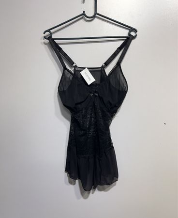Schwarzes Spitzen-Camisole