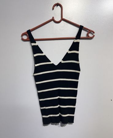 Schwarz-weißer gestreifter Tank-Top