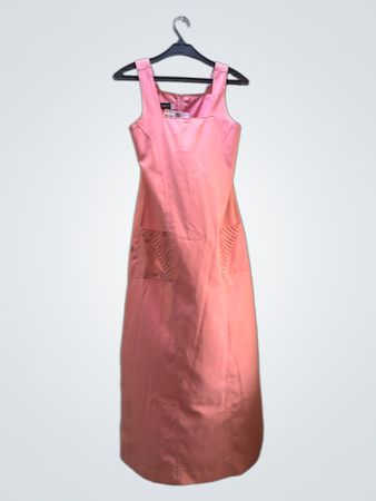 Rosa Maxikleid mit Taschen