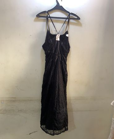 Schwarzes Spitzenslipkleid