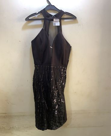 Schwarzes Pailletten-Halterkleid