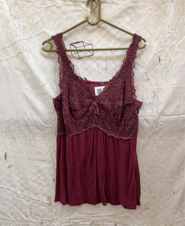 Maroon Spitzenbesatz Cami