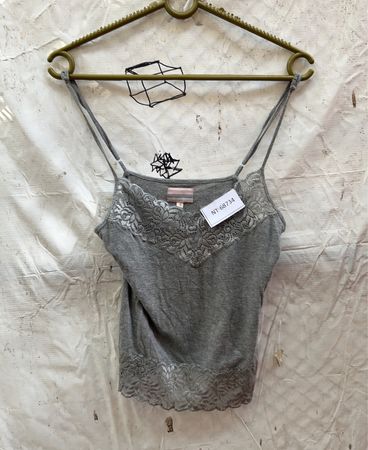 Graue Spitze Besatz Trägershirt