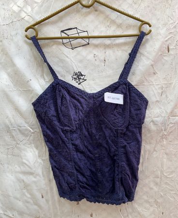 Lila Spaghetti-Top mit NT-68788-Label