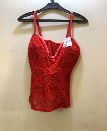 Rote Spitzen-Cami